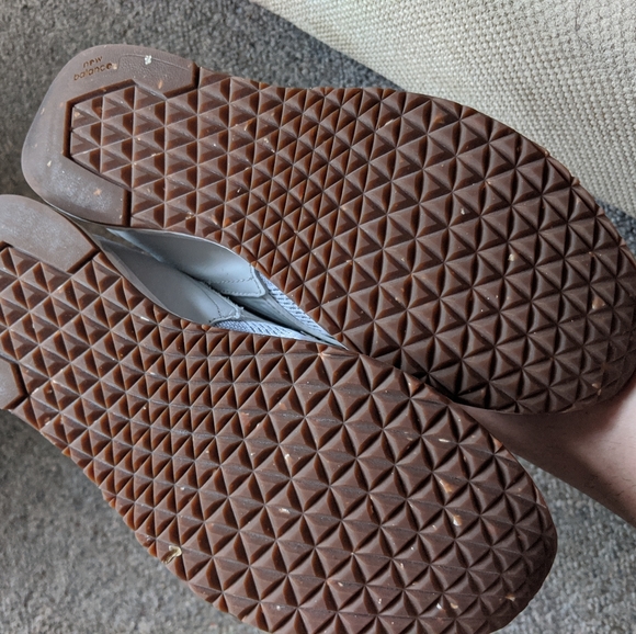 Like new white New Balance sneakers - Picture 4 of 6